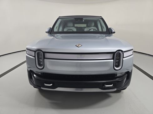 Used 2024 Rivian R1S Adventure AWD/4WD image 8