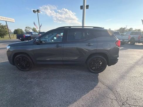 Used 2019 GMC Terrain SLT w/ Preferred Package AWD/4WD image 9