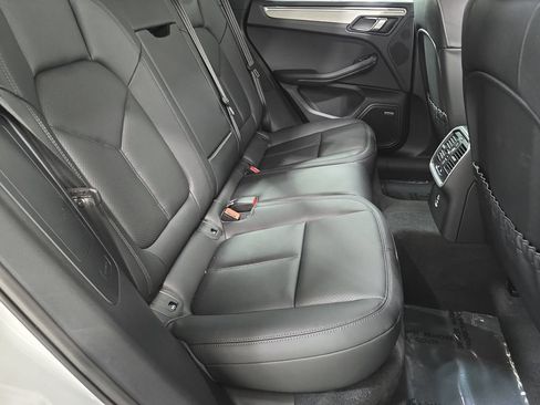 Certified 2026 Porsche Macan AWD/4WD image 26