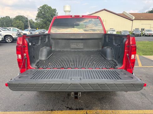 Used 2007 Chevrolet Silverado 1500 LT w/ 1LT Convenience Package AWD/4WD image 8