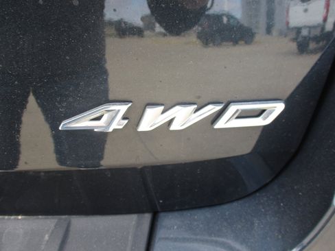 Used 2024 Ford Explorer XLT w/ Equipment Group 202A image 5