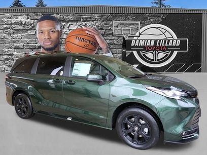 New 2025 Toyota Sienna XLE Woodland Edition