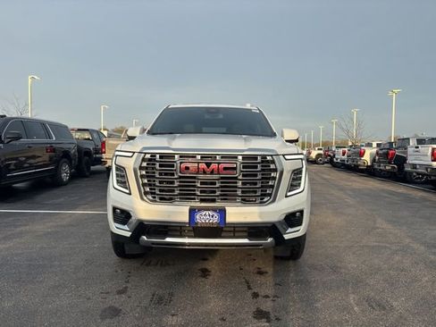 Used 2025 GMC Yukon XL Denali w/ Sun & Power Step Package AWD/4WD image 4