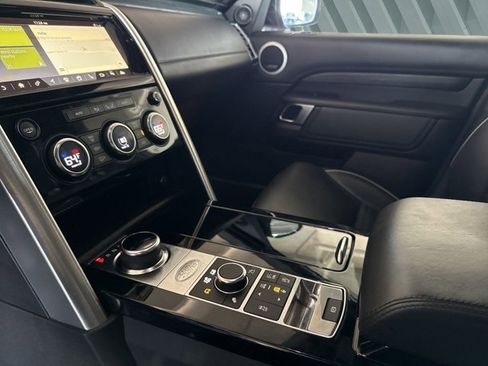 Used 2018 Land Rover Discovery HSE Luxury image 26