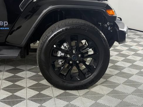 Certified 2025 Jeep Wrangler Unlimited Sahara image 11