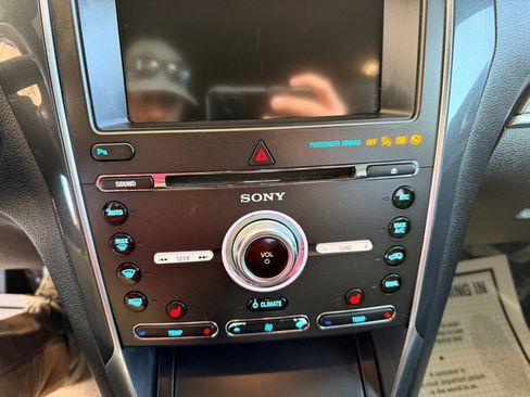 Used 2018 Ford Explorer Sport image 12