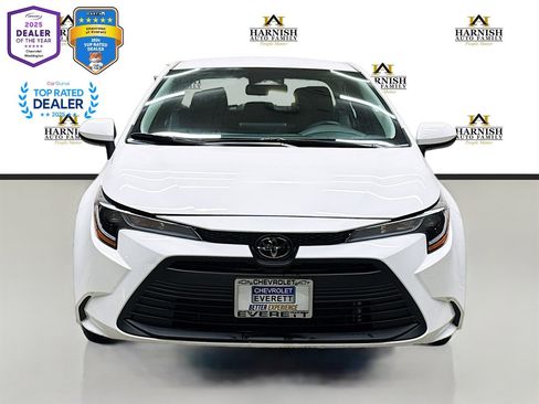 Used 2024 Toyota Corolla LE image 2