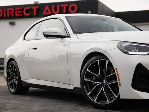 Used 2022 BMW 230i Coupe w/ M Sport Package RWD image 3