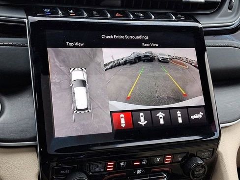 Certified 2022 Jeep Grand Cherokee Limited 4xe w/ Luxury Tech Group II AWD/4WD image 24