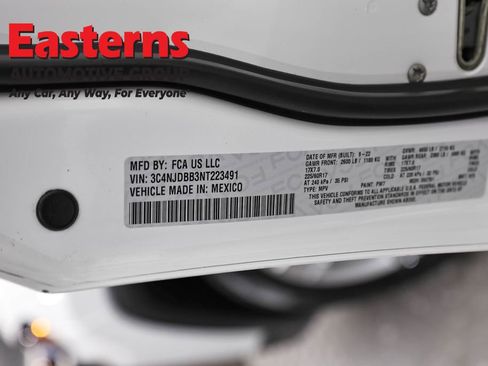 Used 2022 Jeep Compass Latitude w/ Convenience Group AWD/4WD image 35