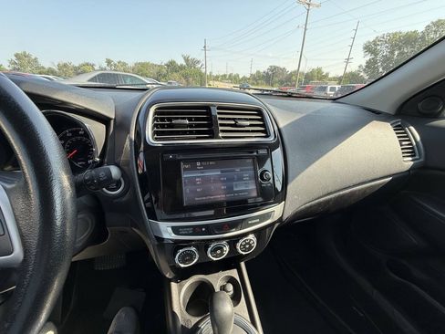 Used 2015 Mitsubishi Outlander Sport SE AWD/4WD image 23