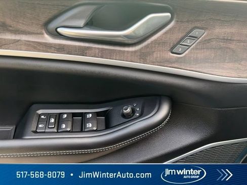 Used 2026 Jeep Grand Cherokee Limited AWD/4WD image 23