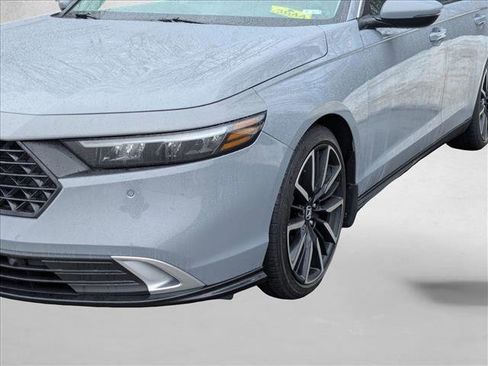 Used 2023 Honda Accord Touring image 9