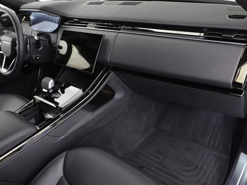 Certified 2025 Land Rover Range Rover Sport SE AWD/4WD image 18