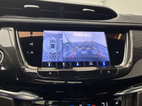 Used 2023 Cadillac XT6 Sport w/ Technology Package image 6