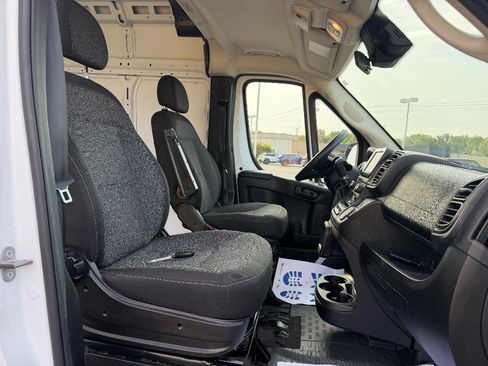 Used 2023 RAM ProMaster 2500 FWD image 21