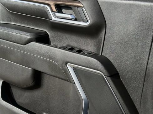 Used 2023 Chevrolet Silverado 1500 LT Trail Boss w/ Protection Package AWD/4WD image 19