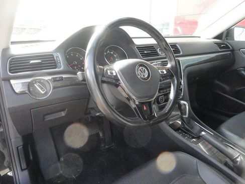 Used 2016 Volkswagen Passat 1.8T SE w/ Lighting Package (P06) FWD image 8