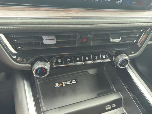 Used 2025 Chevrolet Tahoe LT RWD image 28