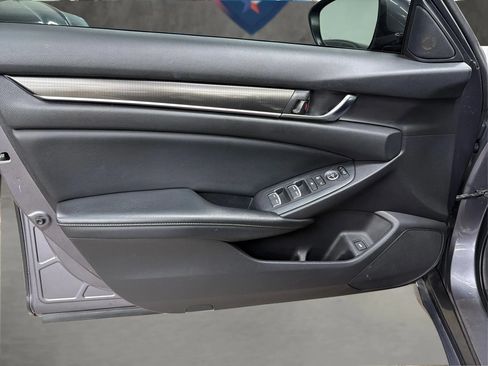 Used 2018 Honda Accord Sport image 31