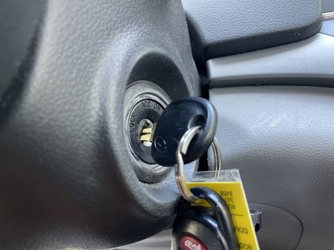 Used 2017 Hyundai Elantra SE image 26