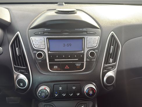 Used 2012 Hyundai Tucson GLS image 10