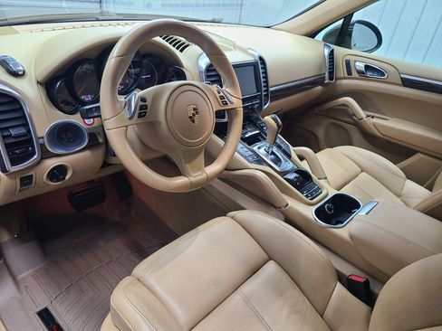 Used 2013 Porsche Cayenne Diesel AWD/4WD image 24