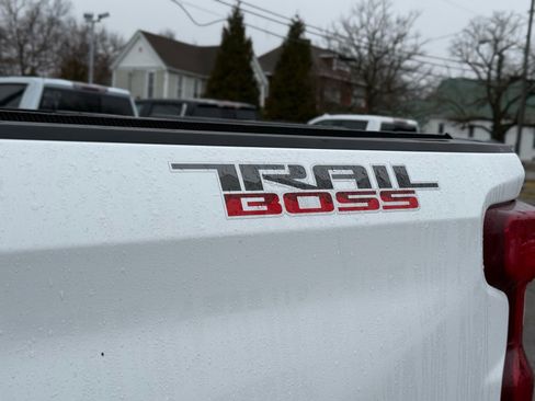 Used 2020 Chevrolet Silverado 1500 LT Trail Boss image 6
