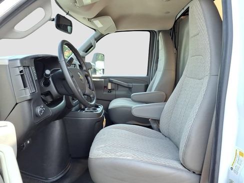 Used 2022 Chevrolet Express 3500 w/ Power Convenience Package RWD image 14