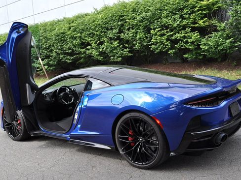Used 2022 McLaren GT image 6