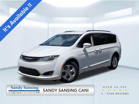 Used 2017 Chrysler Pacifica Touring-L Plus w/ Advanced Safetytec Group FWD image 1