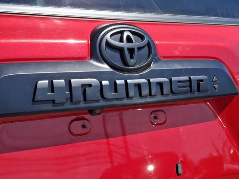 Used 2022 Toyota 4Runner TRD Off-Road Premium AWD/4WD image 34