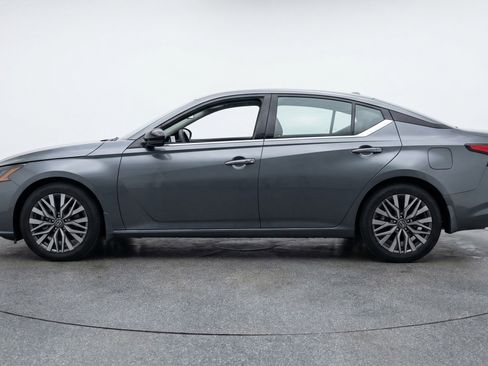 Used 2025 Nissan Altima 2.5 SV image 5