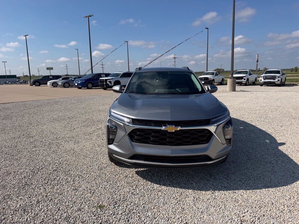 New 2026 Chevrolet Trax LT w/ Driver Confidence Package FWD image 8
