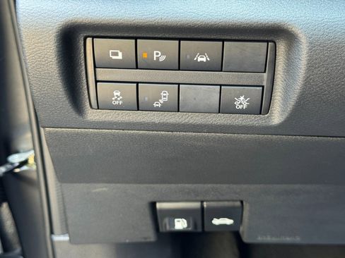 Used 2021 Nissan Kicks S FWD image 16