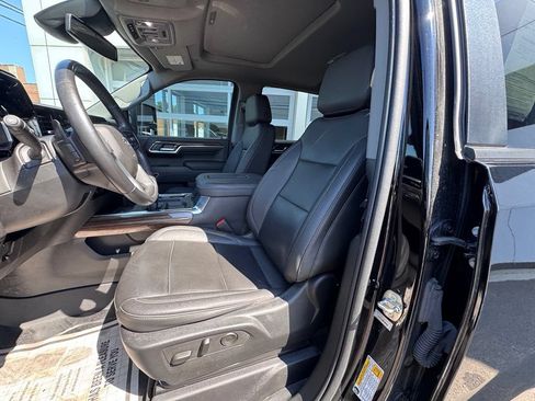 Used 2022 Chevrolet Silverado 1500 RST w/ Convenience Package II AWD/4WD image 12