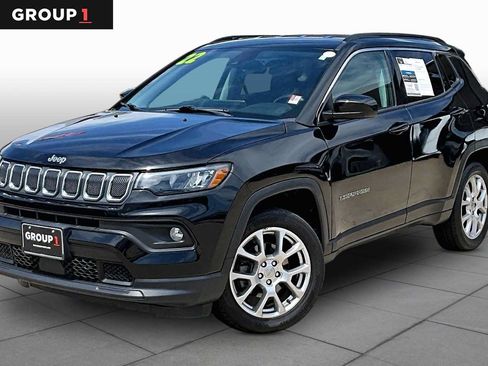 Used 2022 Jeep Compass Latitude AWD/4WD image 1