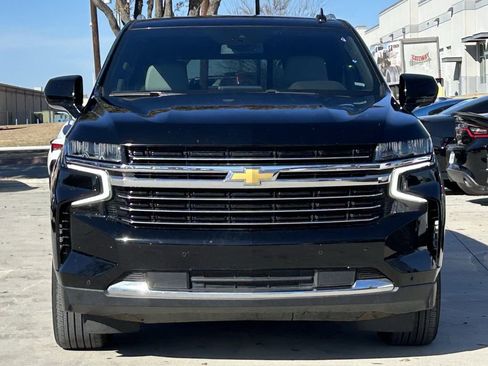 Used 2024 Chevrolet Suburban LT RWD image 7