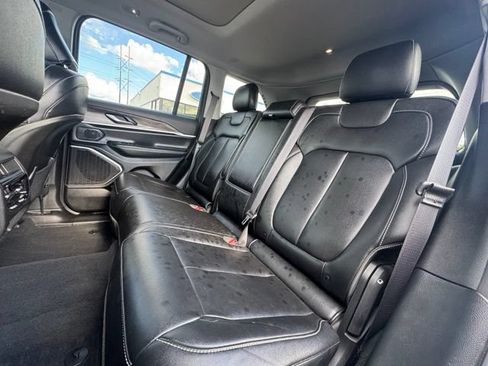Used 2023 Jeep Grand Cherokee 4WD 4xe image 12