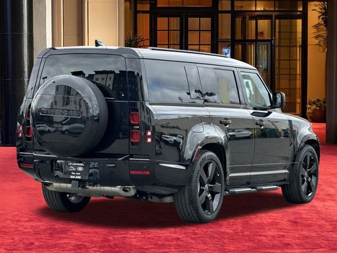 Certified 2025 Land Rover Defender 130 X-Dynamic SE AWD/4WD image 9