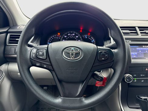 Used 2015 Toyota Camry LE FWD image 19