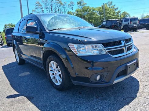 Used 2017 Dodge Journey SXT FWD image 3