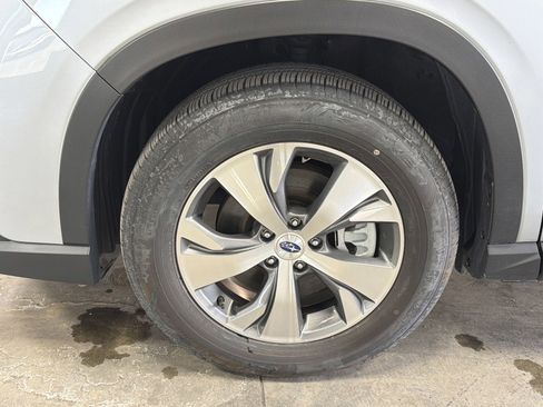 Certified 2024 Subaru Ascent Premium w/ Convenience Package image 15