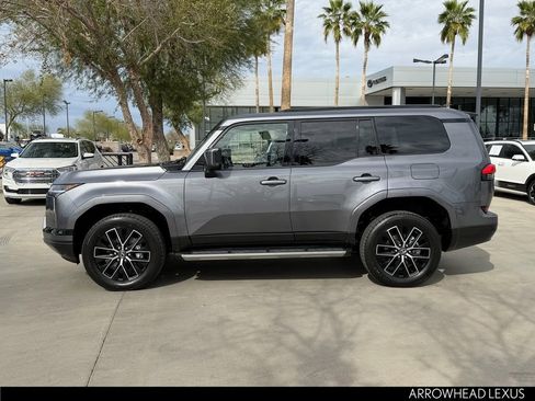 Used 2026 Lexus GX 550 w/ Accessory Package (2T) image 3