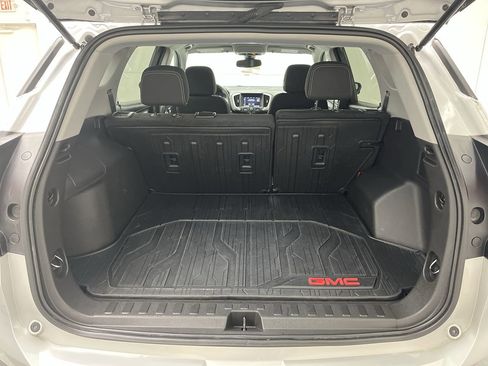 Used 2022 GMC Terrain SLE w/ LPO, Floor Liner Package image 25