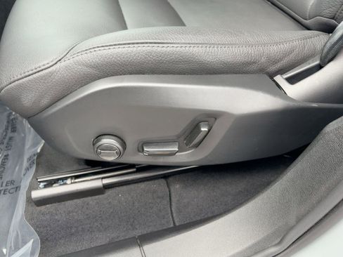 Certified 2025 Volvo XC60 B5 Plus image 14