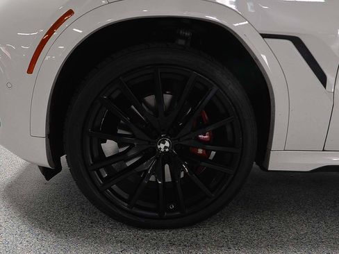 Used 2024 BMW X6 xDrive40i w/ Premium Package image 5
