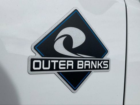 New 2025 Ford Bronco Outer Banks image 14