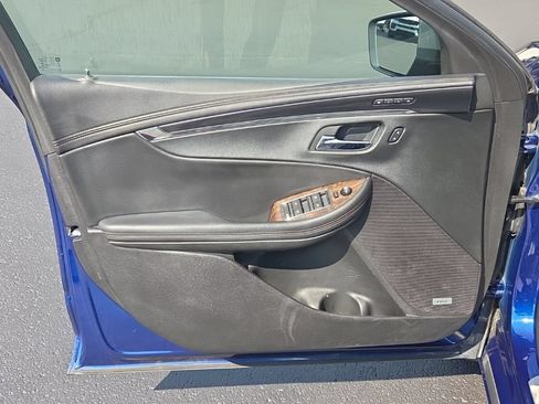 Used 2014 Chevrolet Impala LTZ FWD image 19