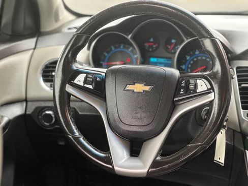 Used 2014 Chevrolet Cruze LT image 12